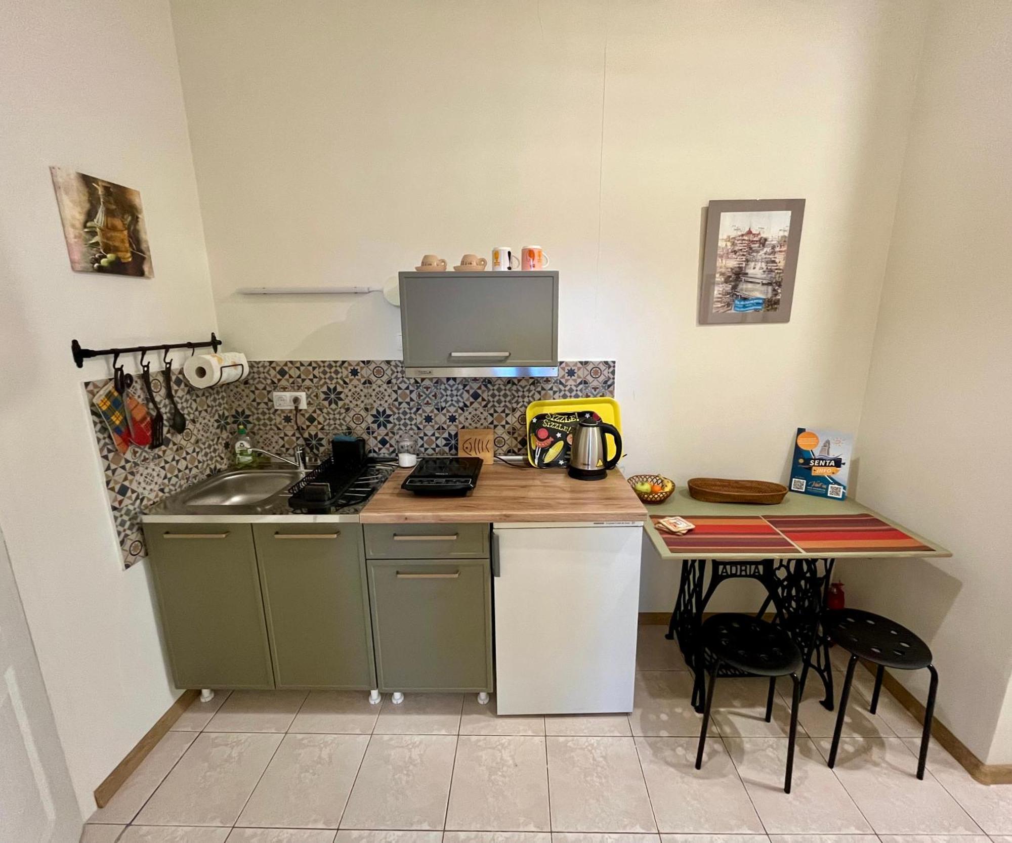 Old Tisa Apartment Senta المظهر الخارجي الصورة